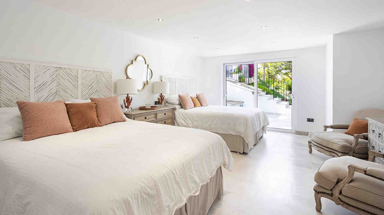 5 bedroom Villa for sale in Santa Ponsa with pool garage - € 3,450,000 (Ref: 7684153)