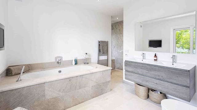 5 soverom Villa til salgs i Santa Ponsa, Calvià med svømmebasseng garasje - € 3 450 000 (Ref: 7684153)