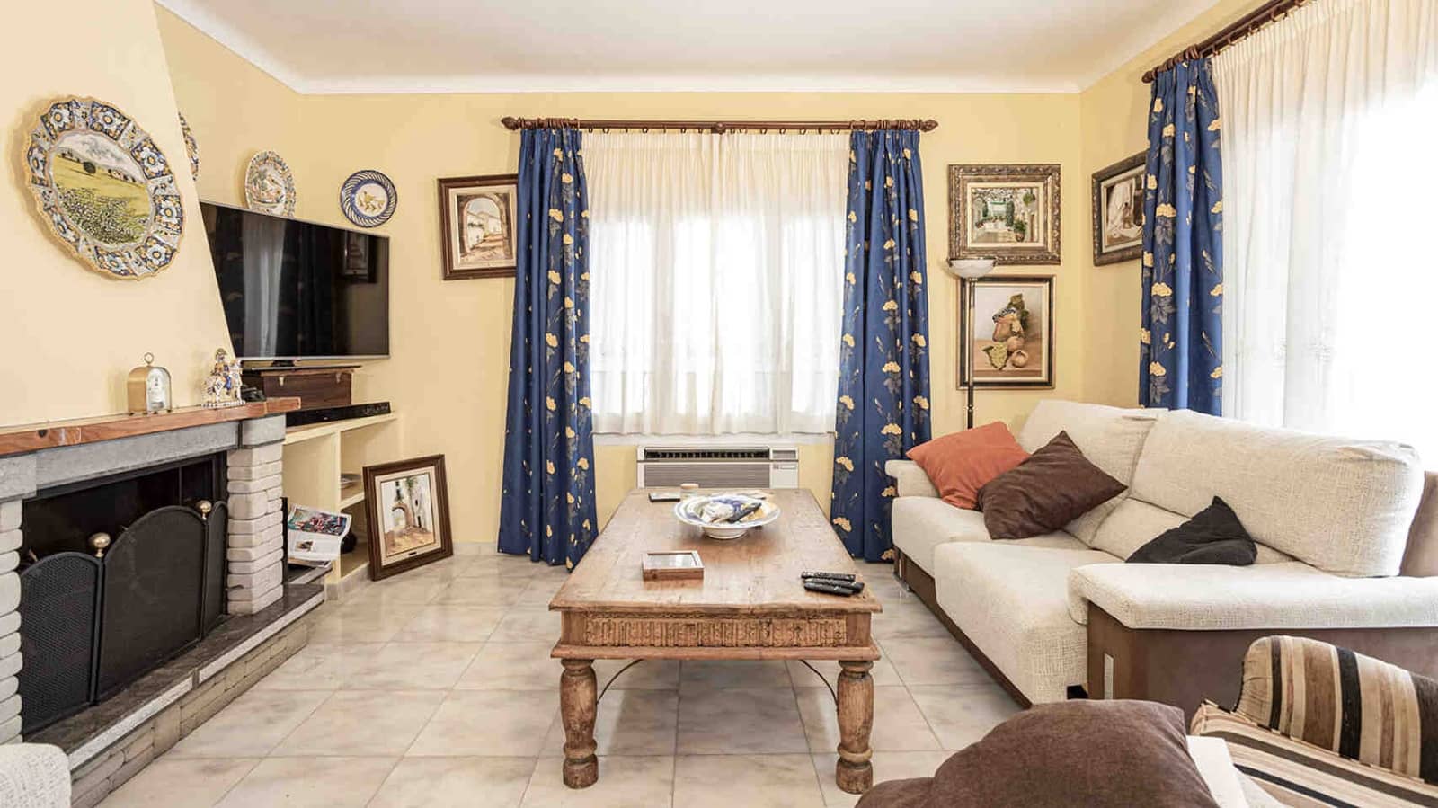 5 bedroom Villa for sale in Santa Ponsa with pool - € 1,950,000 (Ref: 7734456)