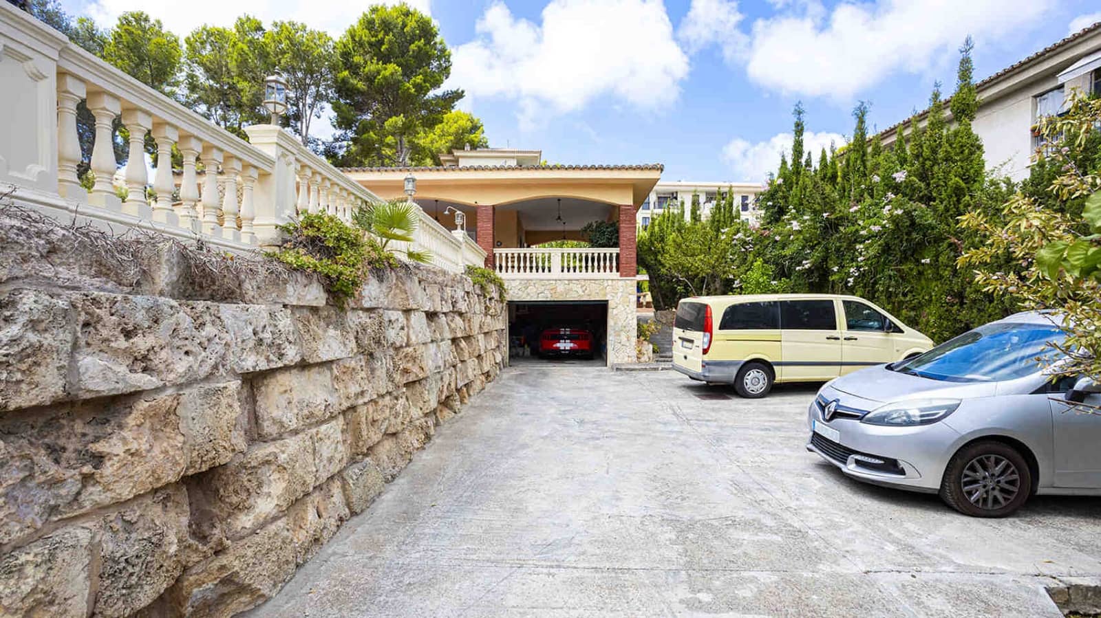 5 bedroom Villa for sale in Santa Ponsa with pool - € 1,950,000 (Ref: 7734456)