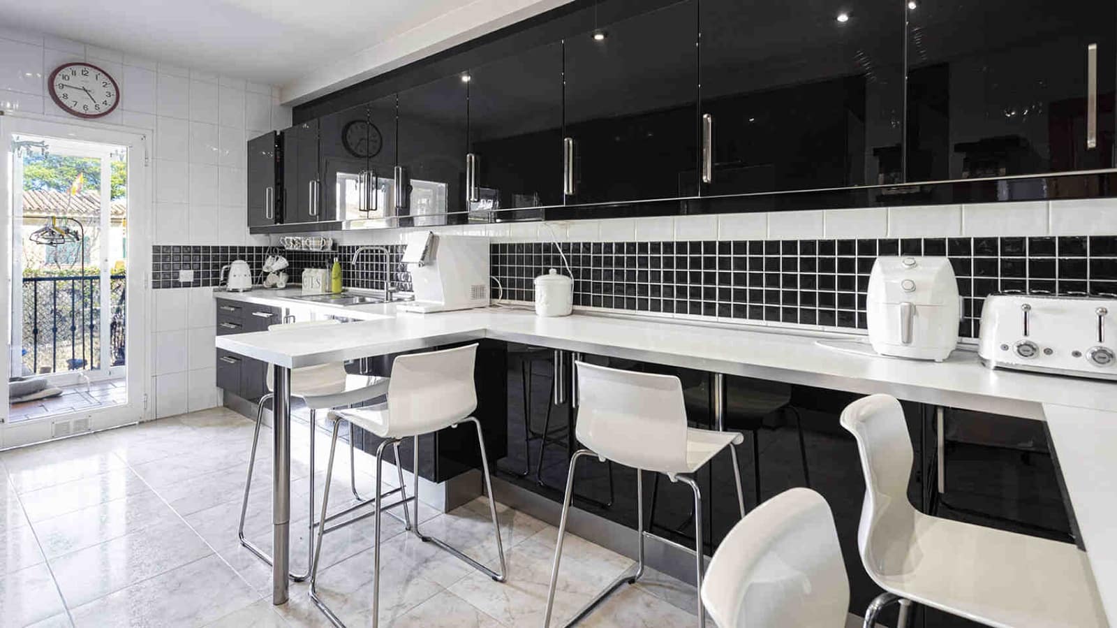 4 makuuhuone Huvila myytävänä paikassa Palmanova mukana uima-altaan 
autotalli - 850 000 € (Ref: 7771582)