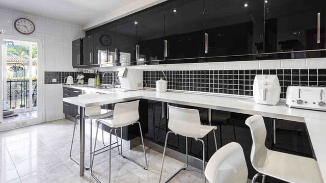 4 soverom Villa til salgs i Palmanova, Calvià med svømmebasseng garasje - € 850 000 (Ref: 7771582)