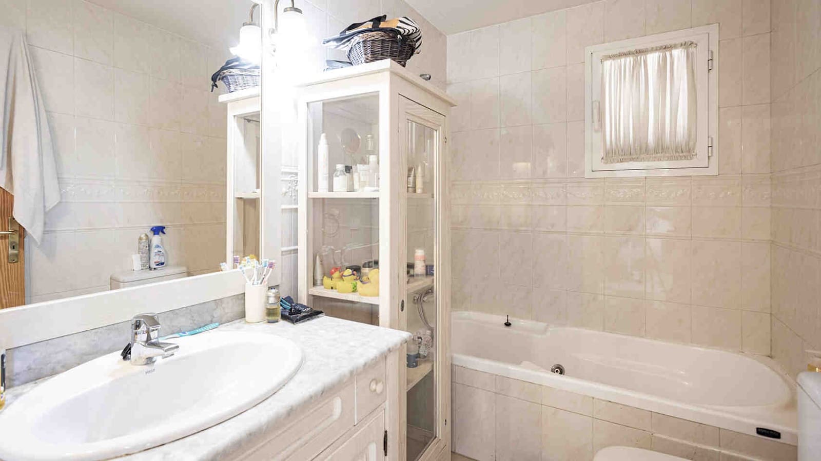 4 makuuhuone Huvila myytävänä paikassa Palmanova mukana uima-altaan 
autotalli - 850 000 € (Ref: 7771582)