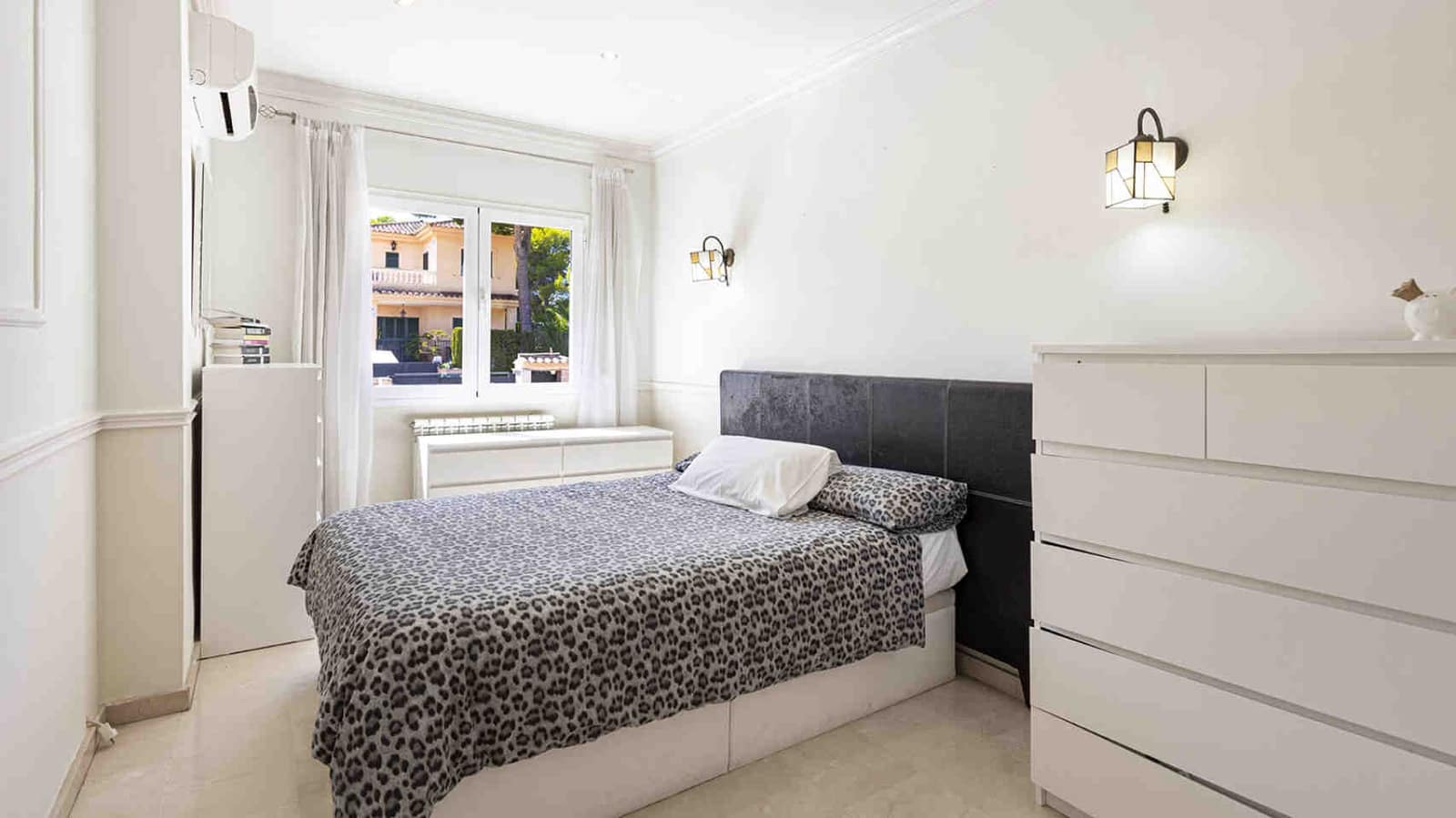 4 makuuhuone Huvila myytävänä paikassa Palmanova mukana uima-altaan 
autotalli - 850 000 € (Ref: 7771582)