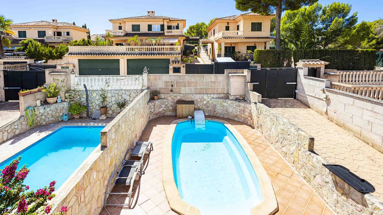 4 makuuhuone Huvila myytävänä paikassa Palmanova mukana uima-altaan 
autotalli - 850 000 € (Ref: 7771582)