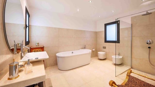 3 slaapkamer Villa te koop in Puerto de Andratx, Andratx met zwembad - € 3.550.000 (Ref: 7826728)