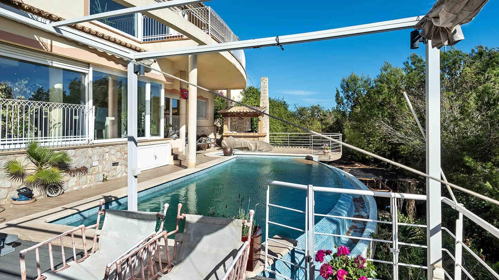 5 soveværelse Villa til salg i Bendinat med swimmingpool - € 7.955.000 (Ref: 8199244)