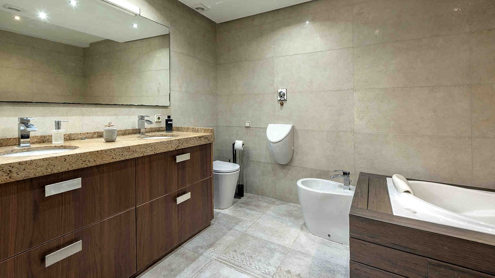 5 soveværelse Villa til salg i Bendinat med swimmingpool - € 7.955.000 (Ref: 8199244)