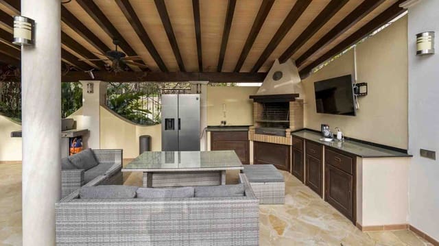 5 quarto Moradia para venda em Santa Ponsa, Calvià com piscina - 7 950 000 € (Ref: 8213324)
