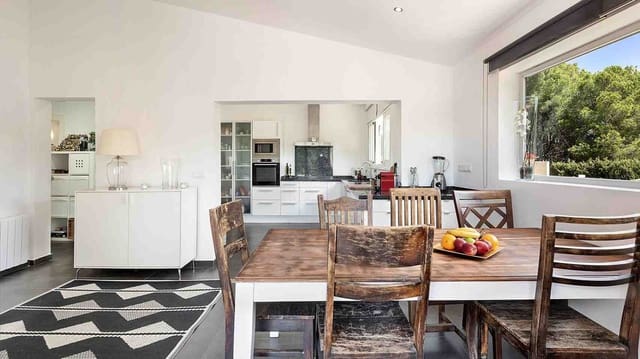 4 soveværelse Villa til salg i Costa de la Calma, Calvià med swimmingpool garage - € 1.350.000 (Ref: 8250037)