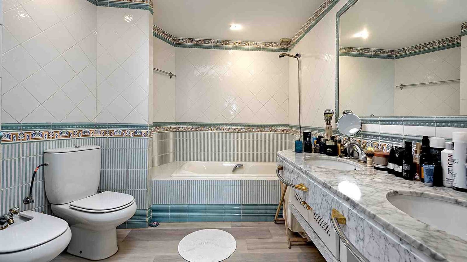 5 soveværelse Villa til salg i Bendinat med swimmingpool - € 3.800.000 (Ref: 8326527)