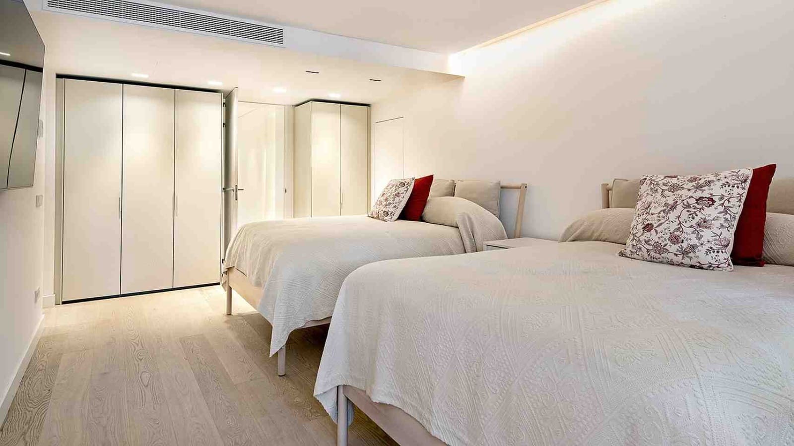 5 soveværelse Villa til salg i Bendinat med swimmingpool - € 3.800.000 (Ref: 8326527)