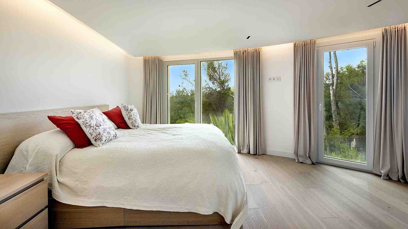 5 soveværelse Villa til salg i Bendinat med swimmingpool - € 3.800.000 (Ref: 8326527)