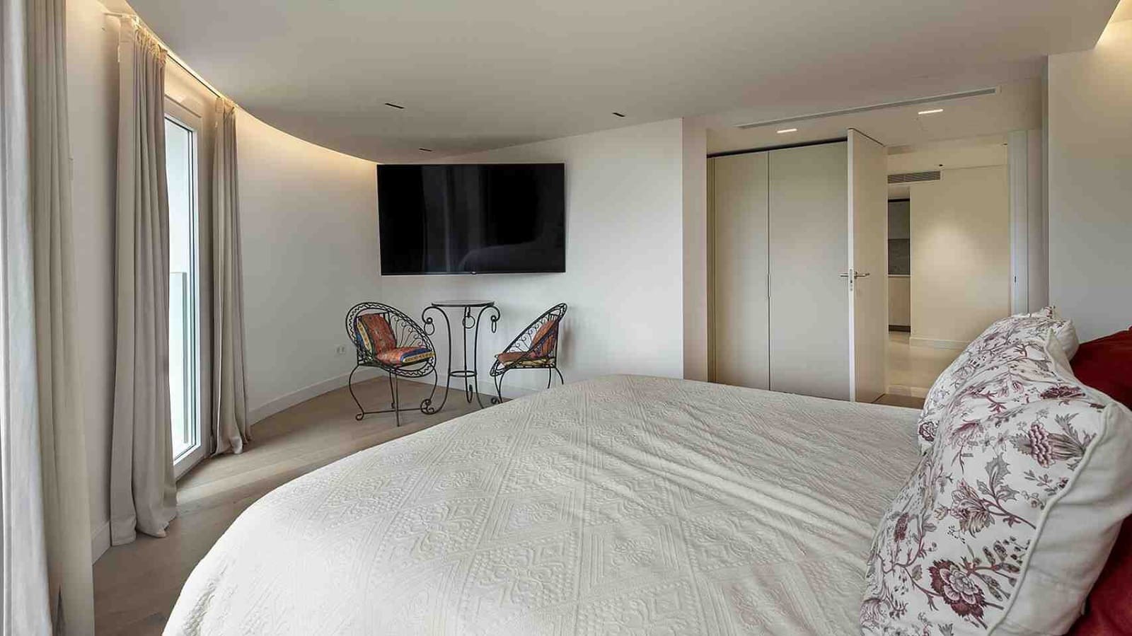 5 soveværelse Villa til salg i Bendinat med swimmingpool - € 3.800.000 (Ref: 8326527)