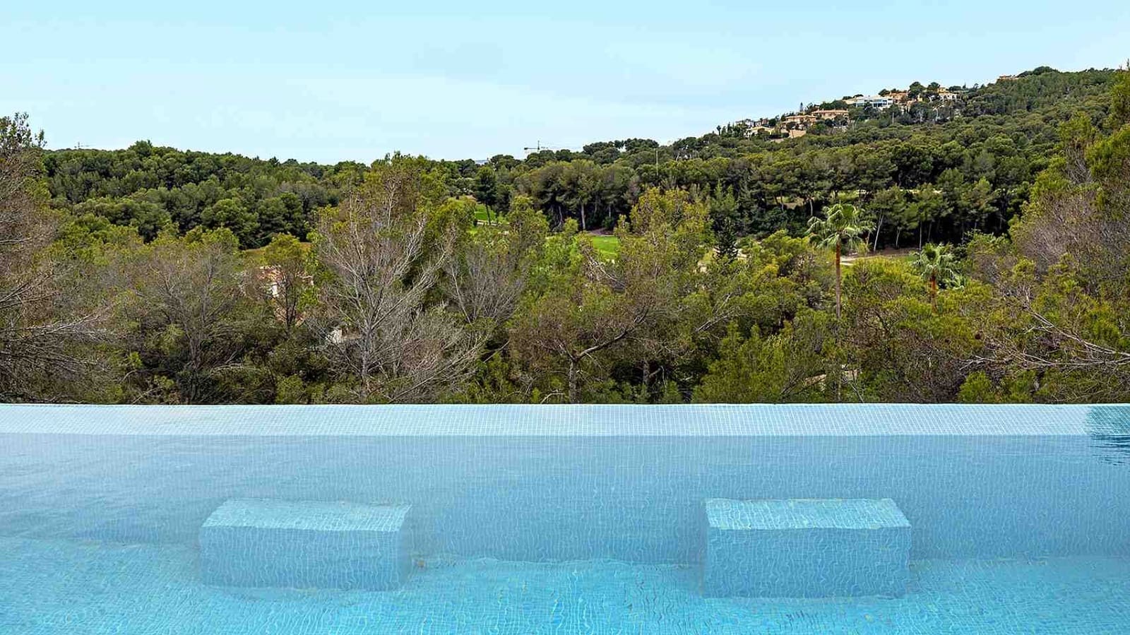 5 soveværelse Villa til salg i Bendinat med swimmingpool - € 3.800.000 (Ref: 8326527)