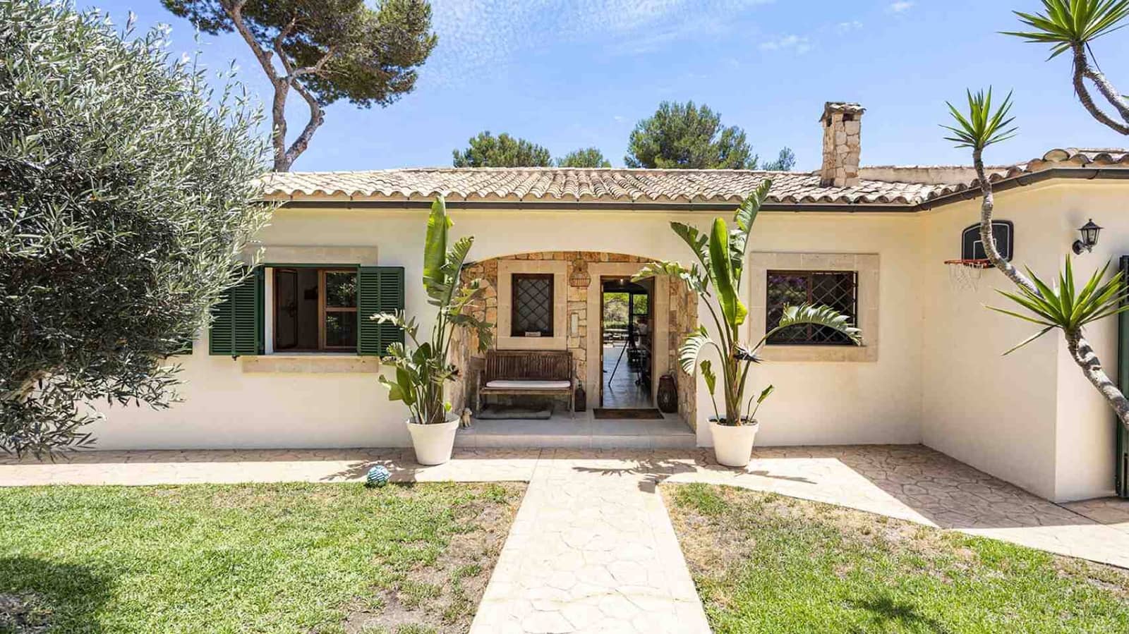 4 soveværelse Villa til salg i Santa Ponsa med swimmingpool - € 1.750.000 (Ref: 8358203)