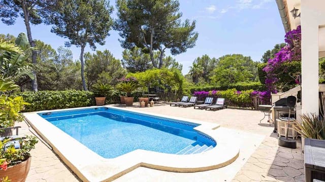4 soveværelse Villa til salg i Santa Ponsa, Calvià med swimmingpool - € 1.750.000 (Ref: 8358203)