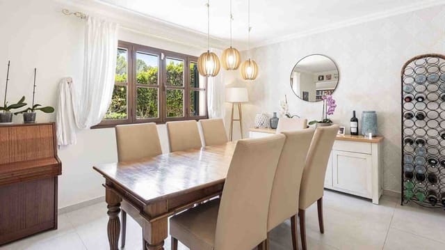 4 soveværelse Villa til salg i Santa Ponsa, Calvià med swimmingpool - € 1.750.000 (Ref: 8358203)