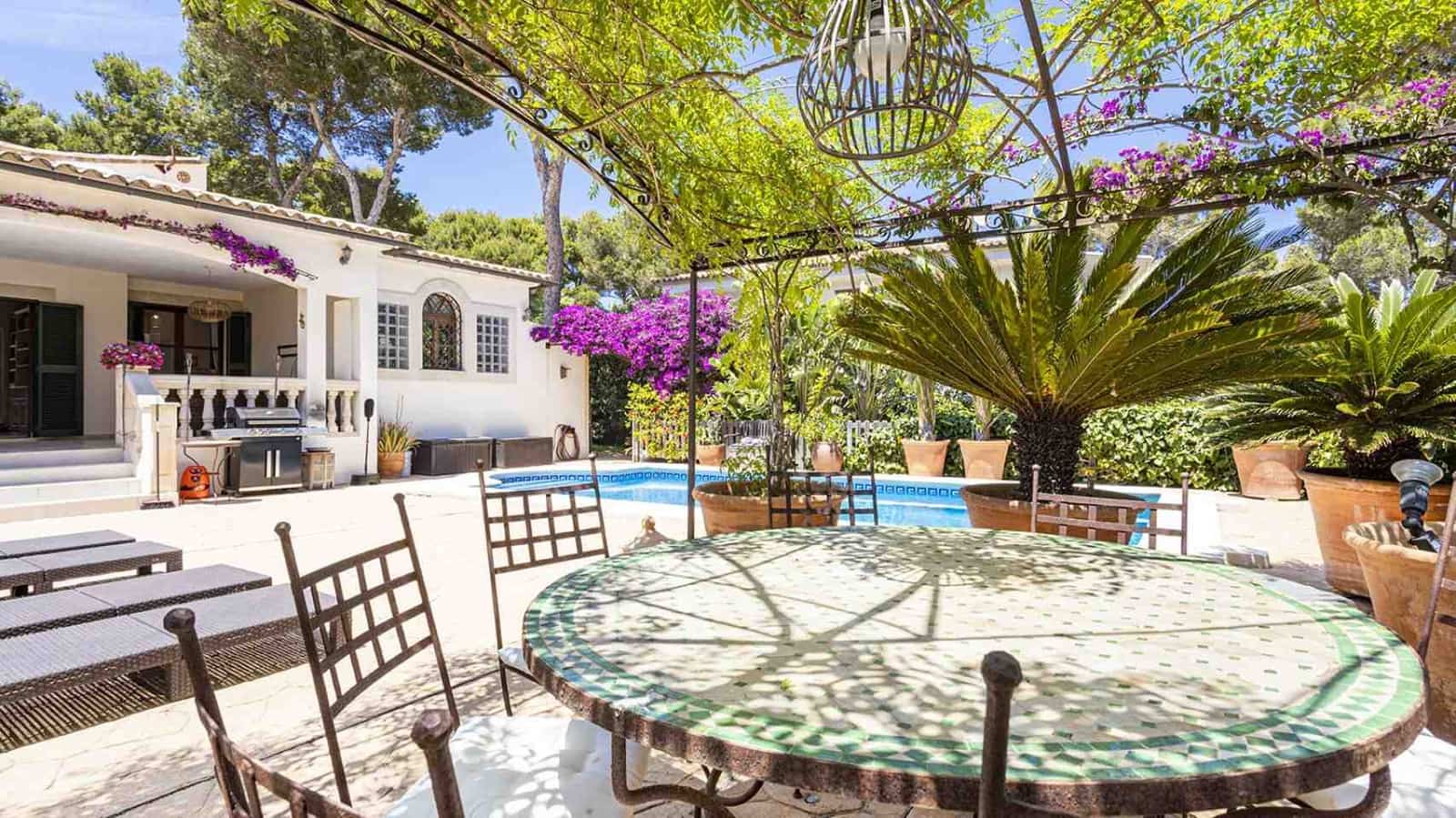 4 soveværelse Villa til salg i Santa Ponsa med swimmingpool - € 1.750.000 (Ref: 8358203)