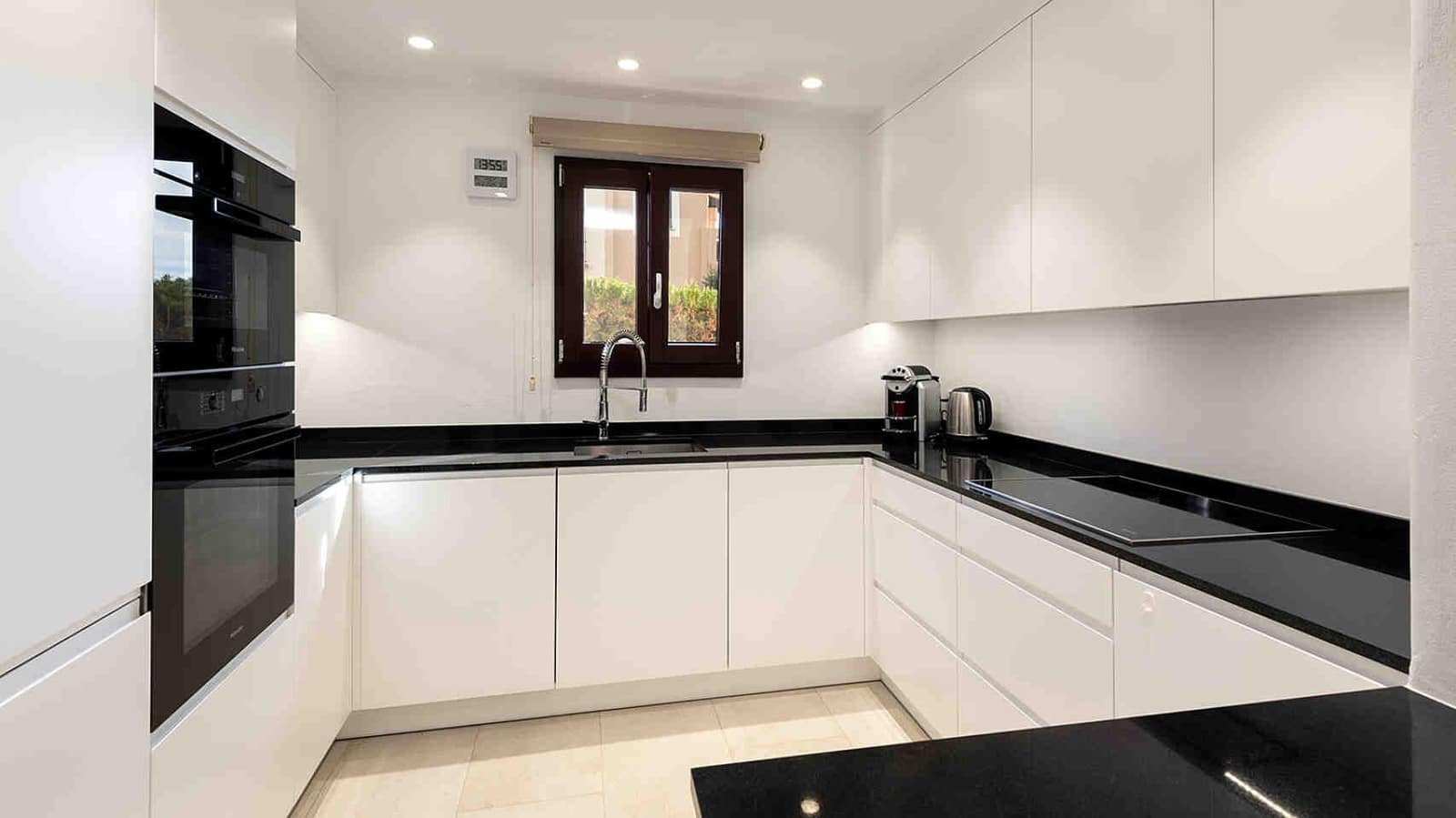 3 sypialnia Apartament na sprzedaż w Santa Ponsa z basenem - 1 800 000 € (Ref: 8384192)