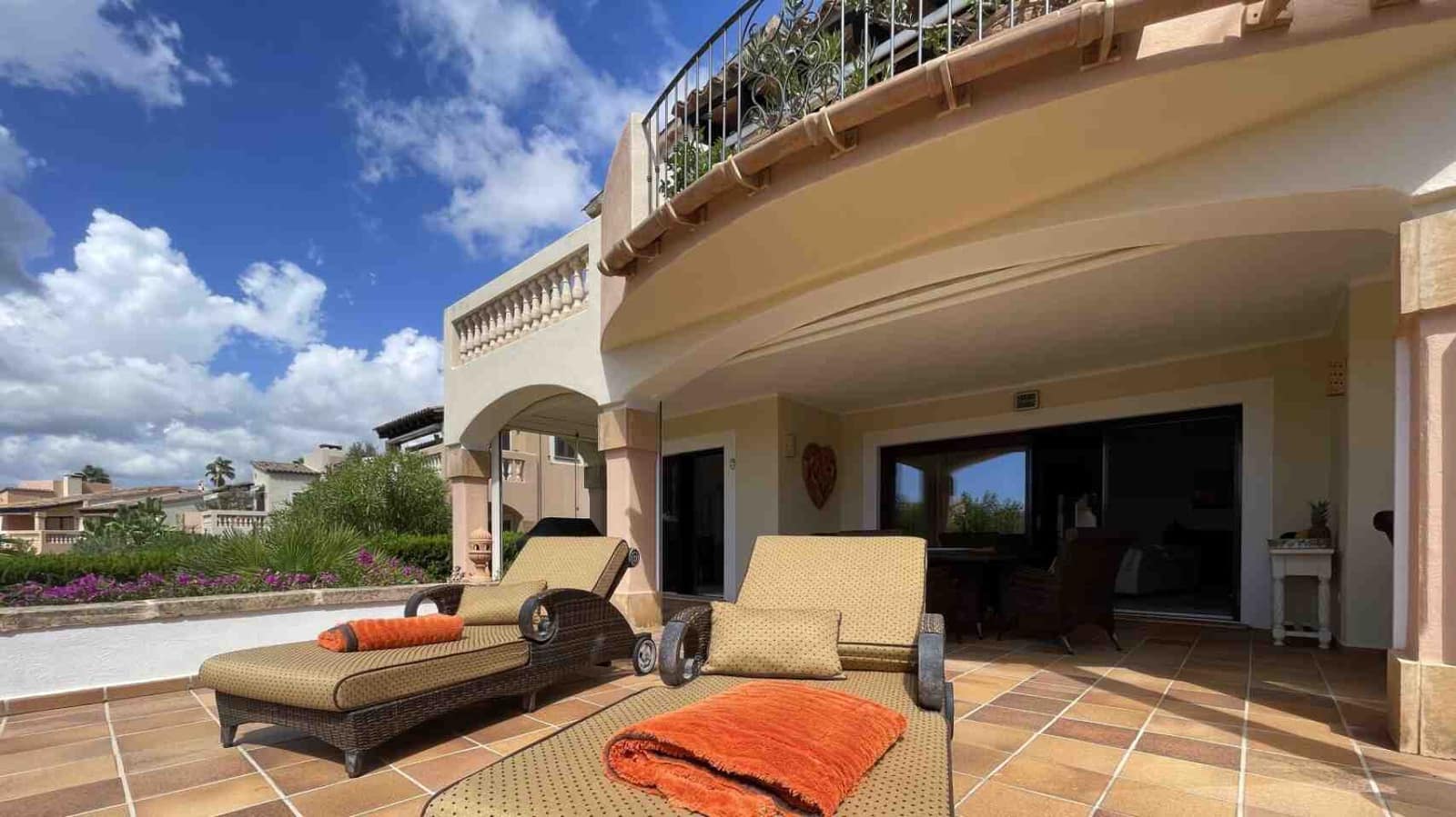 3 sypialnia Apartament na sprzedaż w Santa Ponsa z basenem - 1 800 000 € (Ref: 8384192)