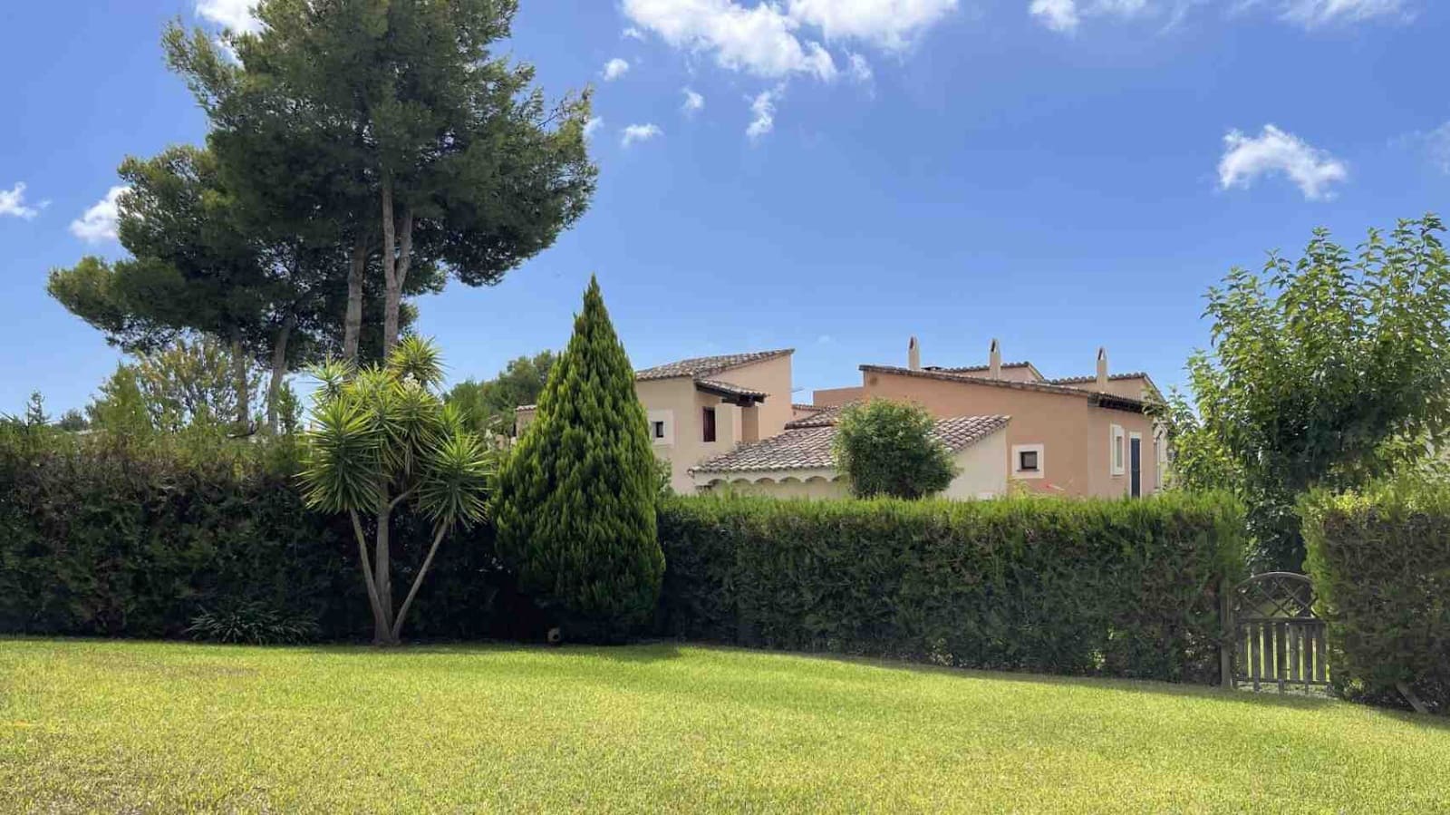 3 sypialnia Apartament na sprzedaż w Santa Ponsa z basenem - 1 800 000 € (Ref: 8384192)