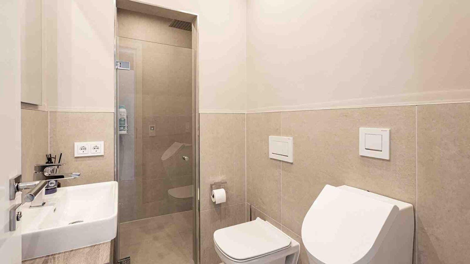 4 bedroom Villa for sale in Santa Ponsa with pool - € 2,250,000 (Ref: 8471271)