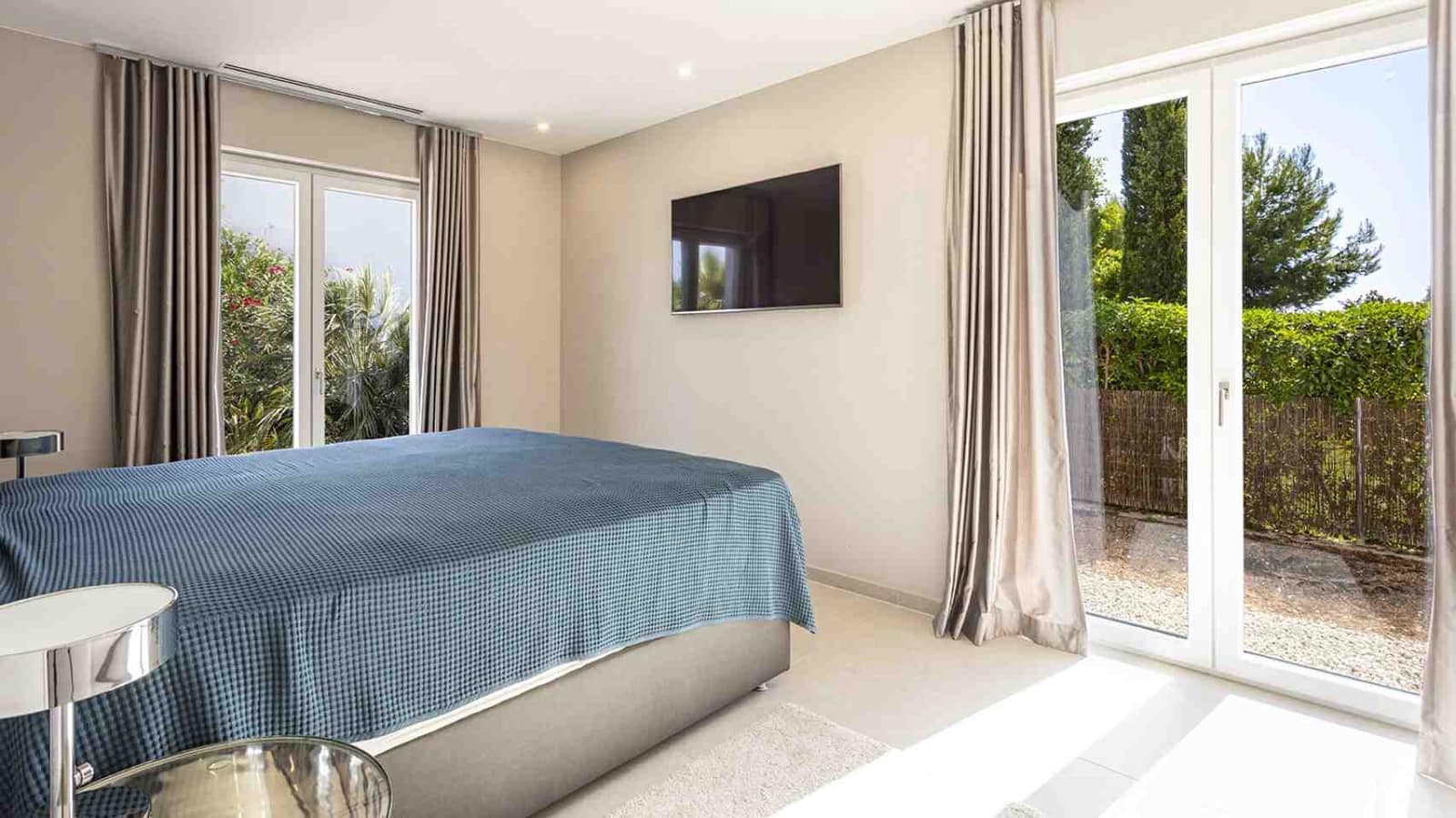 4 bedroom Villa for sale in Santa Ponsa with pool - € 2,250,000 (Ref: 8471271)