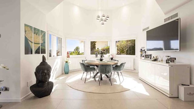 4 soverom Villa til salgs i Costa de la Calma, Calvià med svømmebasseng - € 2 290 000 (Ref: 8598128)