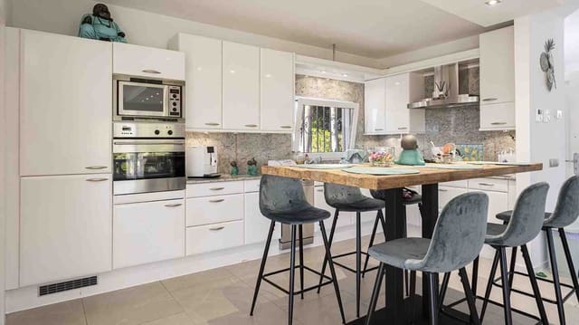 4 soverom Villa til salgs i Costa de la Calma, Calvià med svømmebasseng - € 2 290 000 (Ref: 8598128)