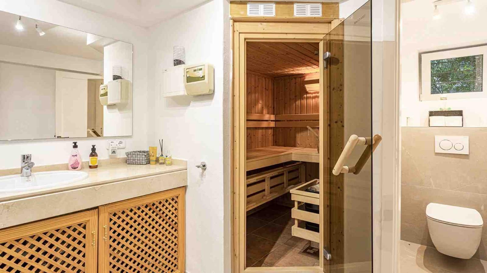 4 soveværelse Villa til salg i Costa de la Calma med swimmingpool - € 2.290.000 (Ref: 8598128)