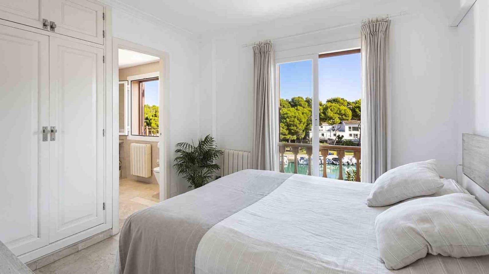 3 soveværelse Lejlighed til salg i Santa Ponsa med swimmingpool - € 1.100.000 (Ref: 8647470)