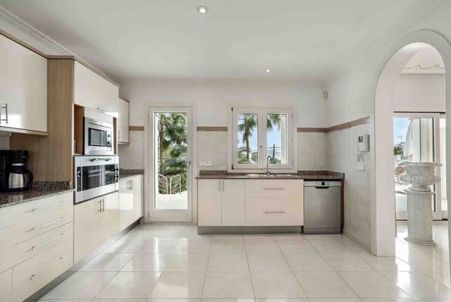 3 sovrum Villa till salu i Peguera / Paguera, Calvià med pool - 2 850 000 € (Ref: 8685348)