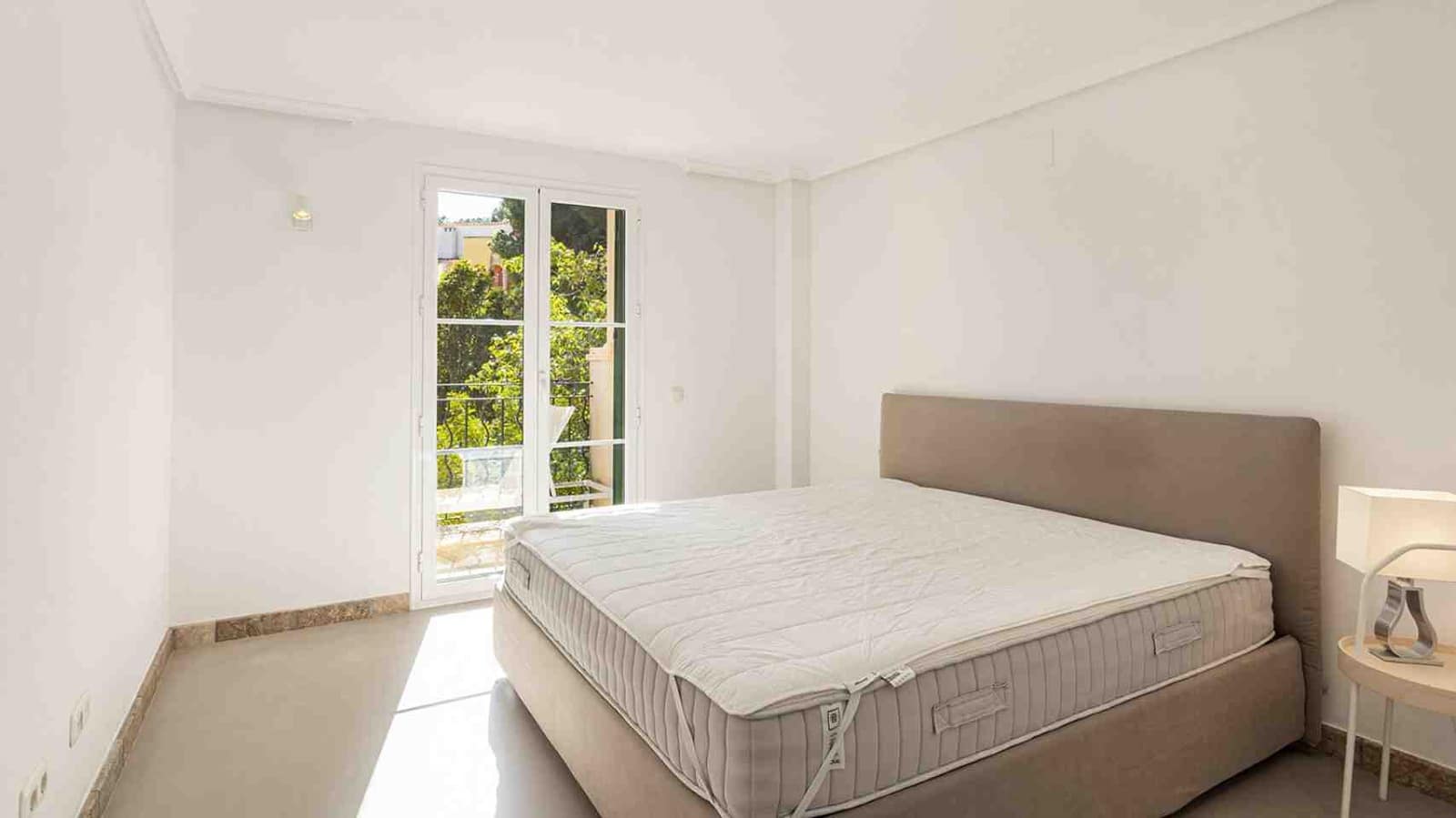 2 bedroom Apartment for sale in Santa Ponsa with pool - € 695,000 (Ref: 8785624)