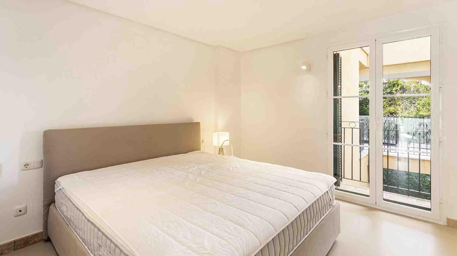 2 bedroom Apartment for sale in Santa Ponsa with pool - € 695,000 (Ref: 8785624)