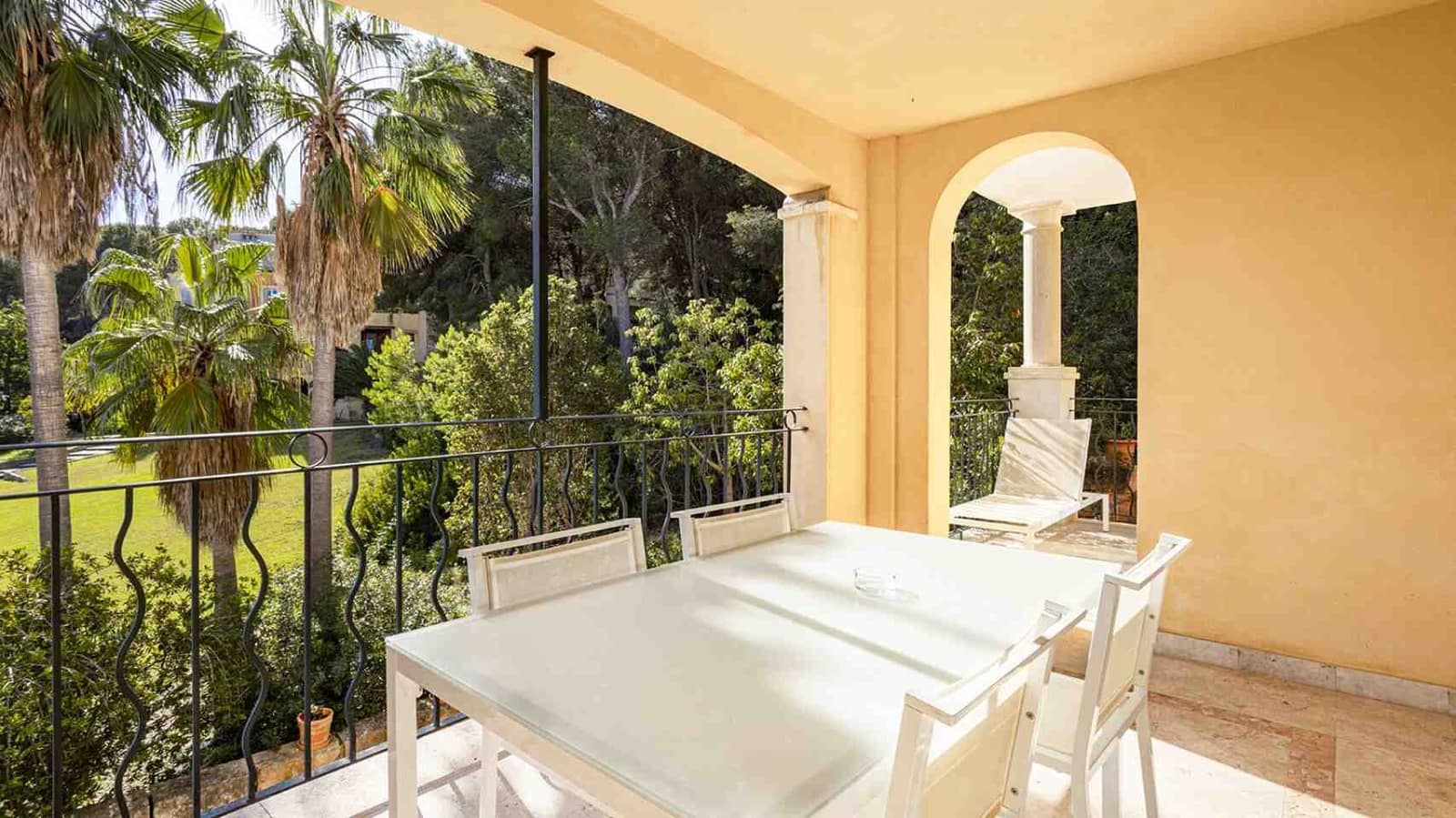 2 bedroom Apartment for sale in Santa Ponsa with pool - € 695,000 (Ref: 8785624)
