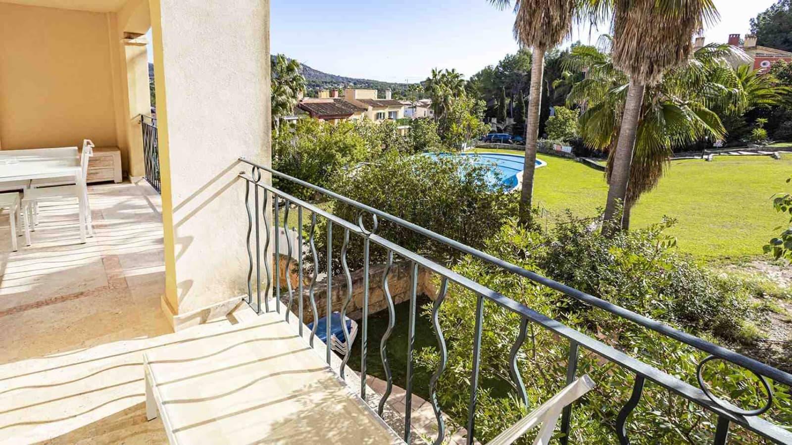 2 bedroom Apartment for sale in Santa Ponsa with pool - € 695,000 (Ref: 8785624)