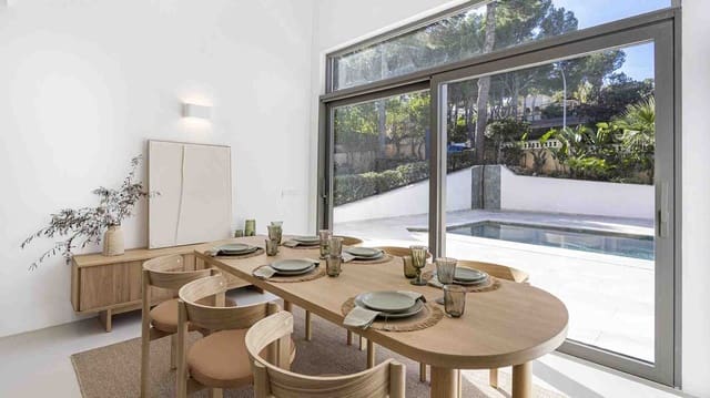 3 soveværelse Villa til salg i Santa Ponsa, Calvià med swimmingpool - € 2.950.000 (Ref: 8799355)