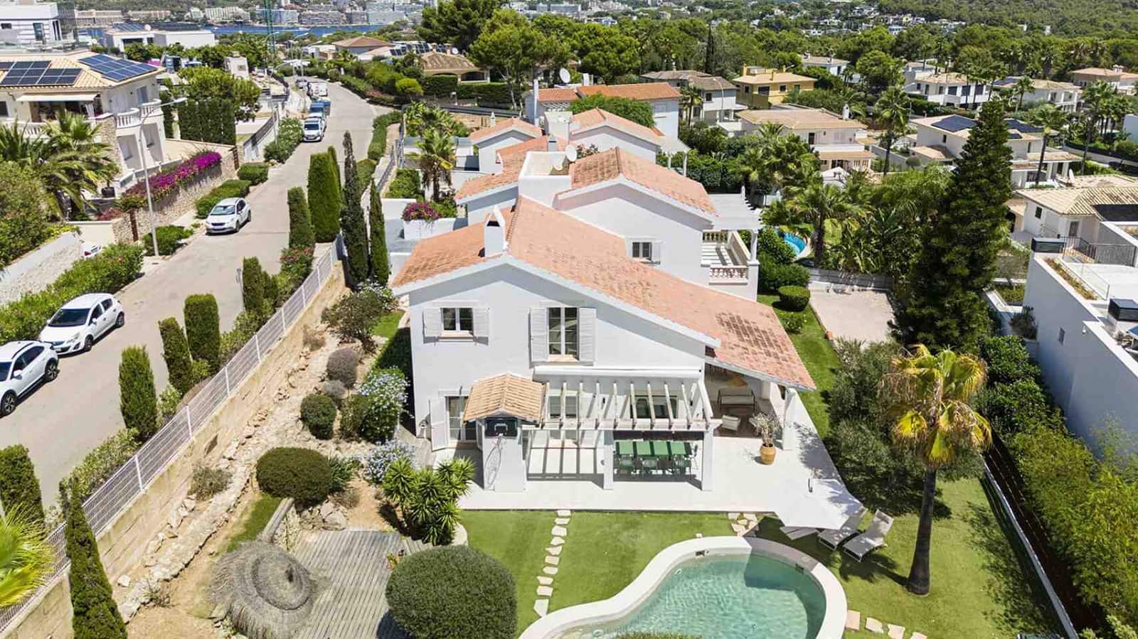 5 bedroom Villa for sale in Santa Ponsa with pool garage - € 2,750,000 (Ref: 8810923)
