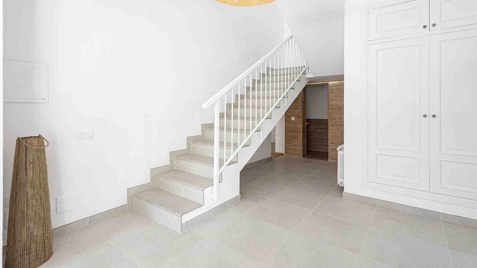 5 bedroom Villa for sale in Santa Ponsa with pool garage - € 2,750,000 (Ref: 8810923)