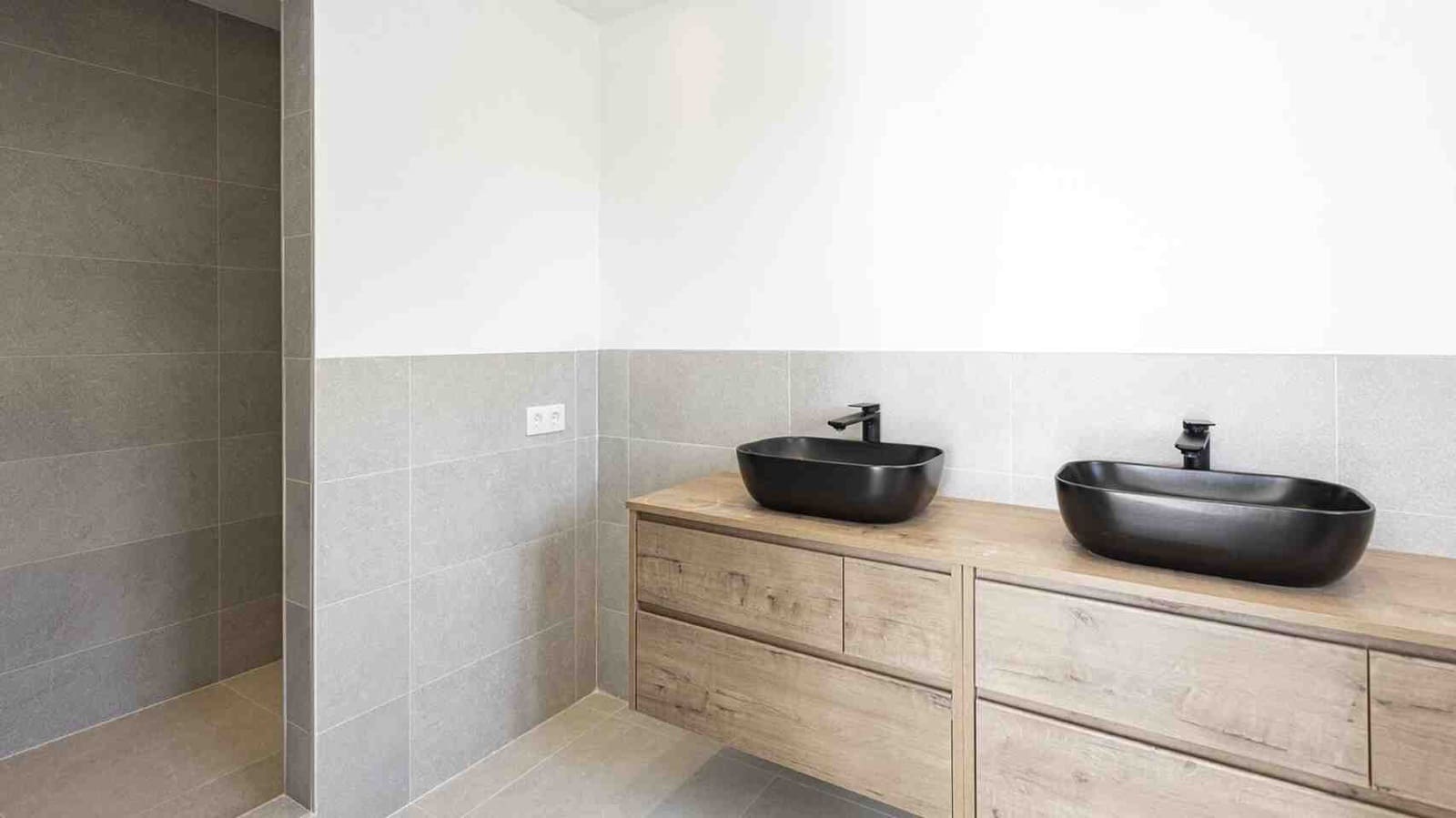 5 bedroom Villa for sale in Santa Ponsa with pool garage - € 2,750,000 (Ref: 8810923)