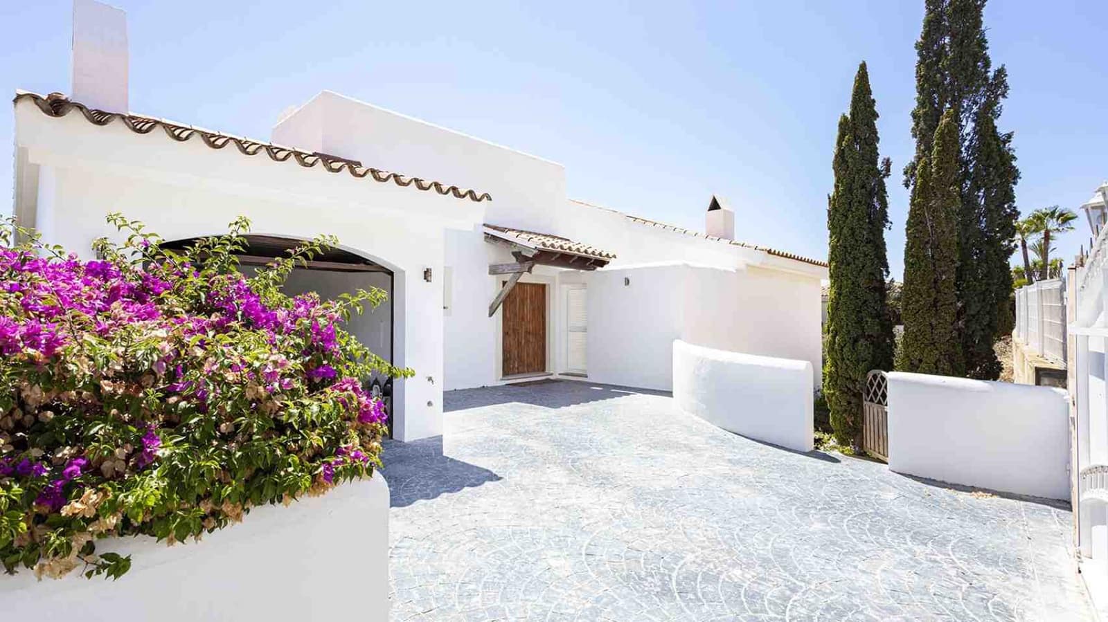 5 bedroom Villa for sale in Santa Ponsa with pool garage - € 2,750,000 (Ref: 8810923)