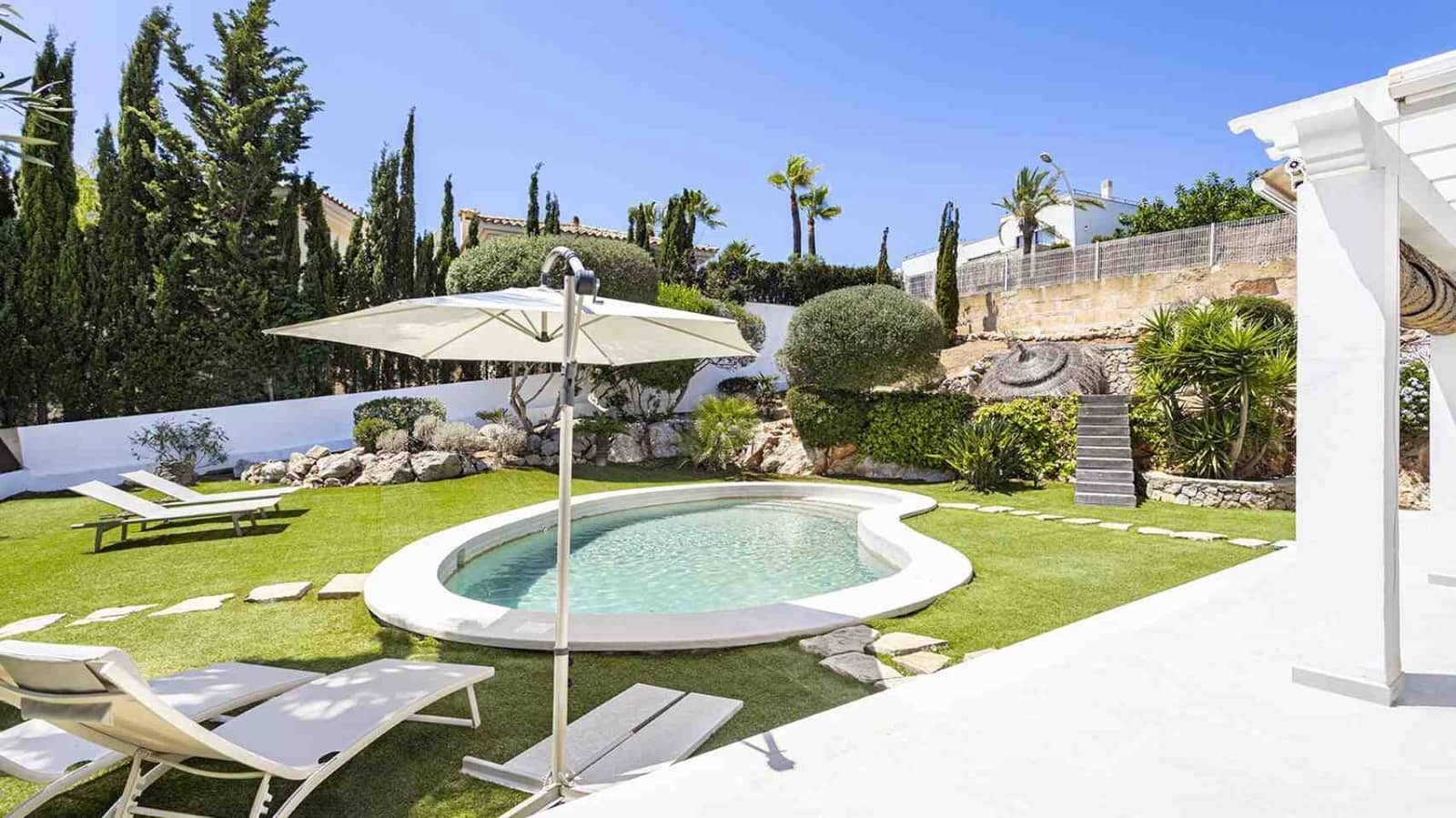 5 bedroom Villa for sale in Santa Ponsa with pool garage - € 2,750,000 (Ref: 8810923)
