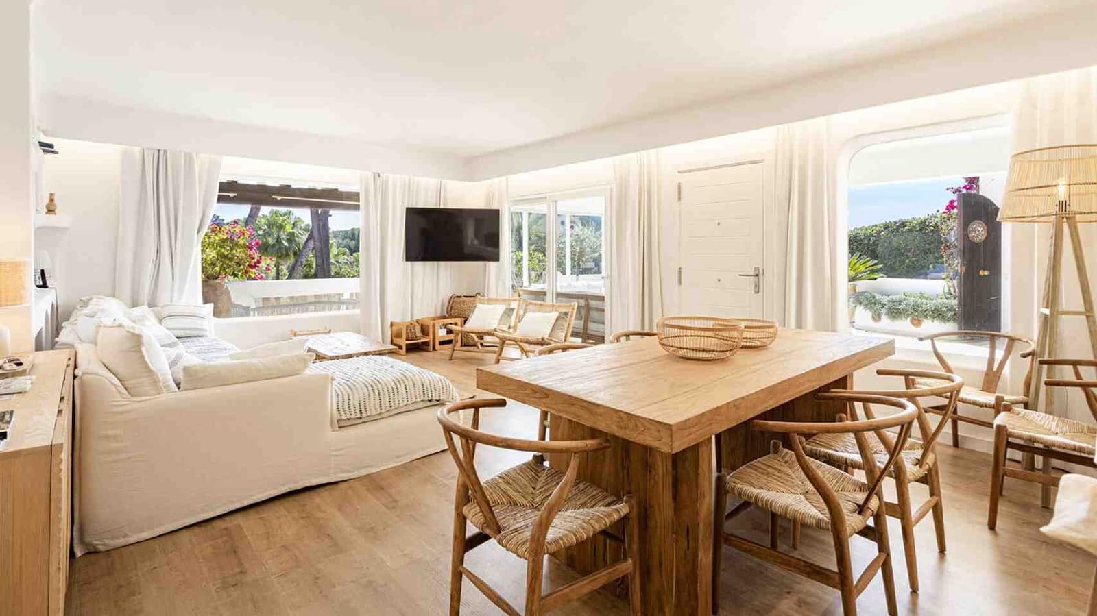 4 soveværelse Lejlighed til salg i Costa de la Calma med swimmingpool - € 1.650.000 (Ref: 8927955)