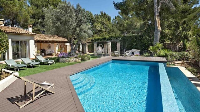 4 soveværelse Villa til salg i Santa Ponsa, Calvià med swimmingpool - € 2.800.000 (Ref: 8931505)