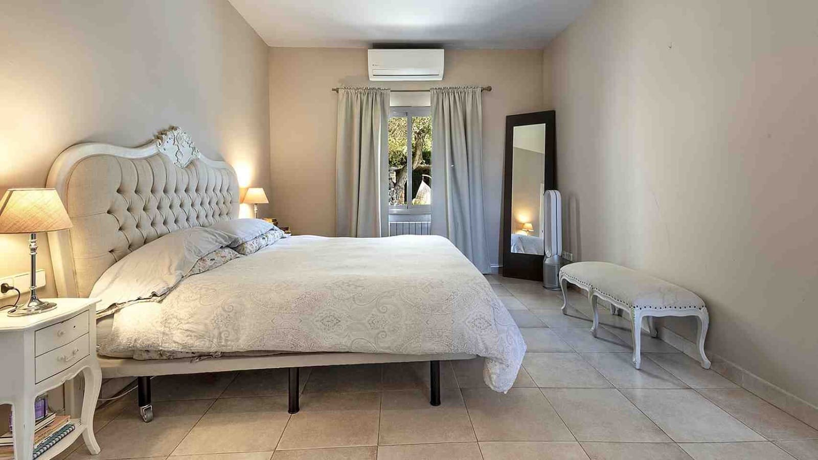 4 soveværelse Villa til salg i Santa Ponsa med swimmingpool - € 2.800.000 (Ref: 8931505)