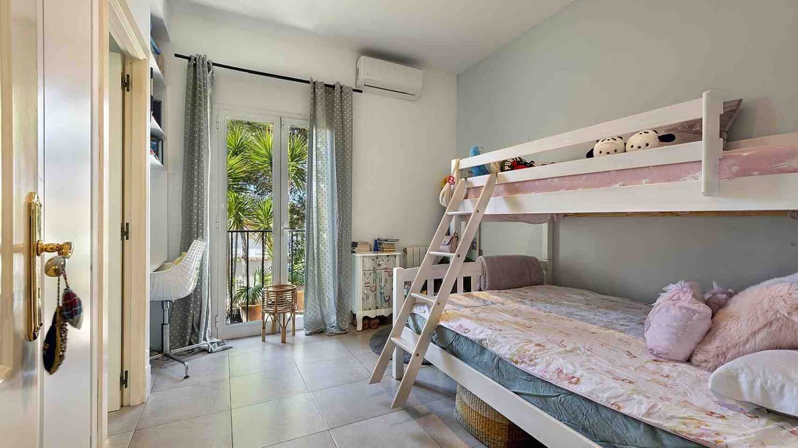 4 soveværelse Villa til salg i Santa Ponsa med swimmingpool - € 2.800.000 (Ref: 8931505)