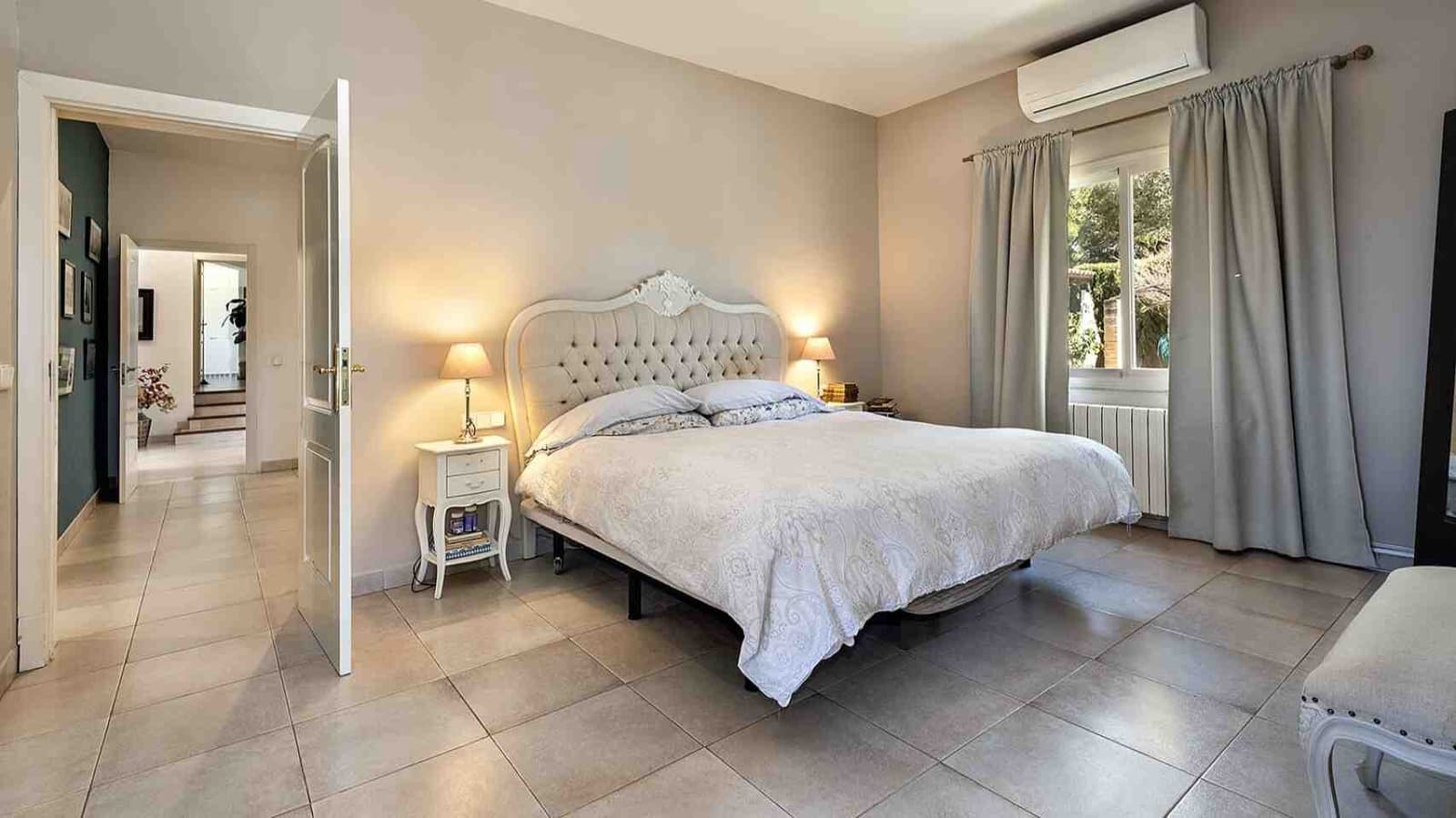 4 soveværelse Villa til salg i Santa Ponsa med swimmingpool - € 2.800.000 (Ref: 8931505)