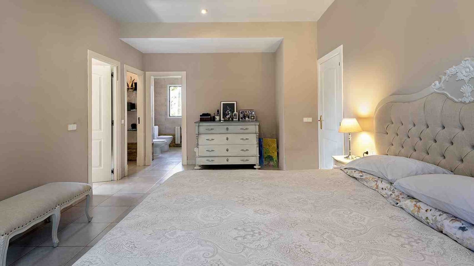 4 soveværelse Villa til salg i Santa Ponsa med swimmingpool - € 2.800.000 (Ref: 8931505)