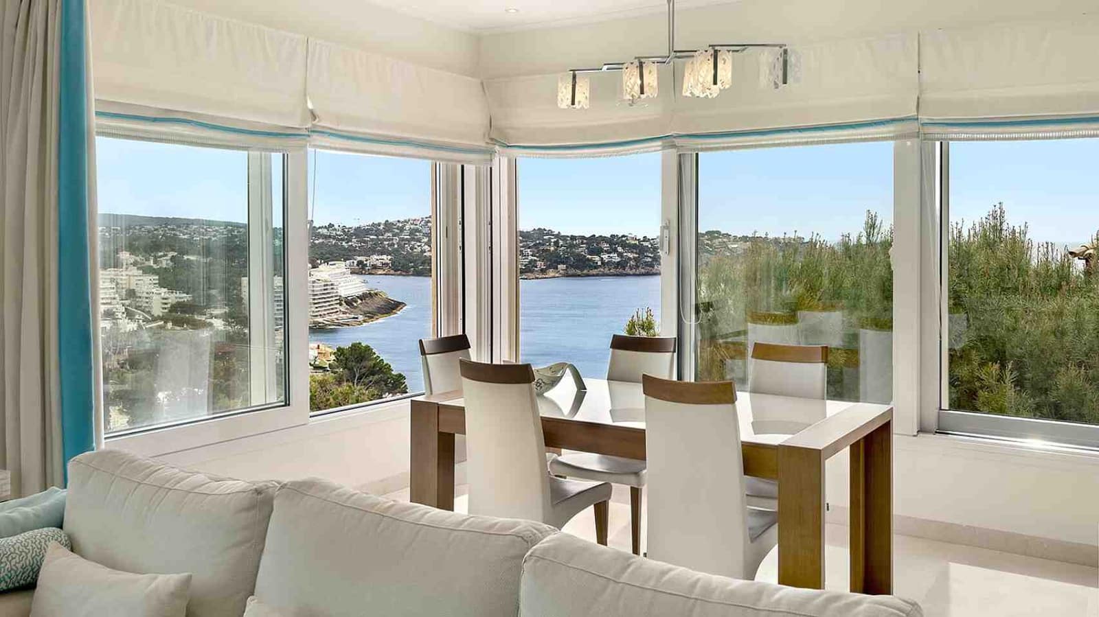 3 soveværelse Villa til salg i Costa de la Calma med swimmingpool - € 2.980.000 (Ref: 8944935)